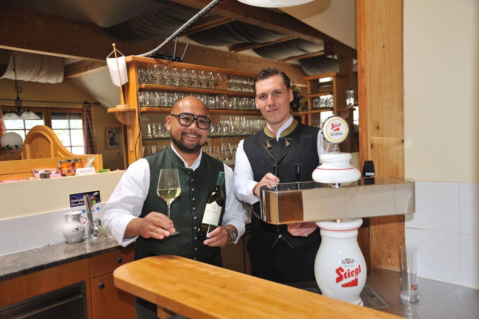Das Team von Cruz & Glatt an der Bar